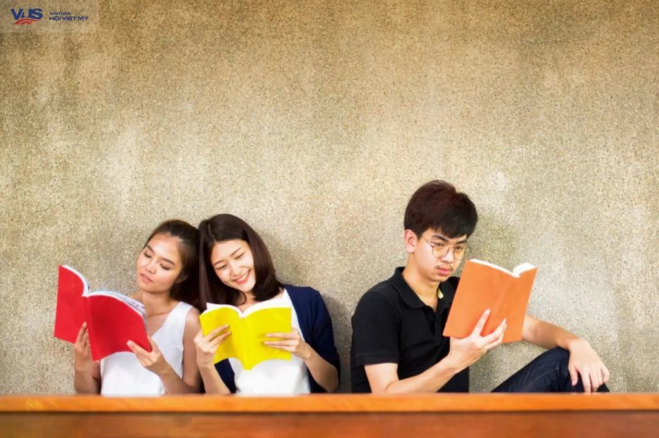 Thì quá khứ tiếp diễn (Past Continuous): Lý thuyết, bài tập