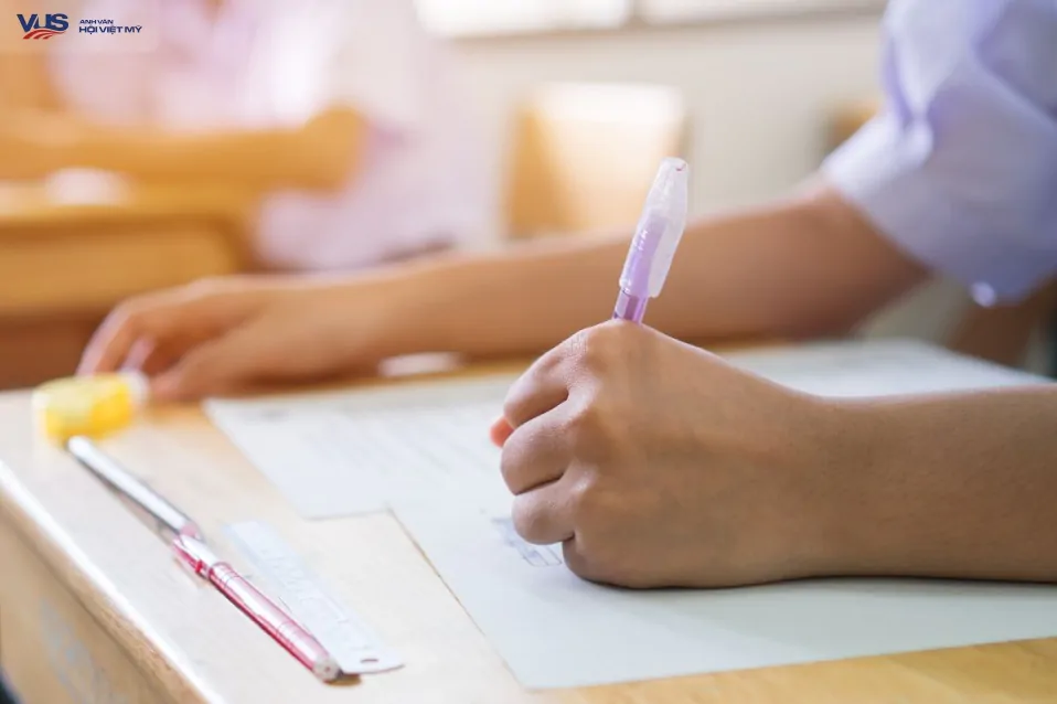 IELTS Reading: 5 chiến lược làm bài tăng band điểm nhanh